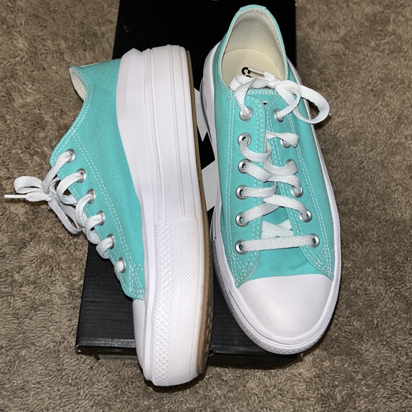 Women’s Chuck Taylor All Star Converse Move Sneakers, Size 9 - Picture 3 of 4